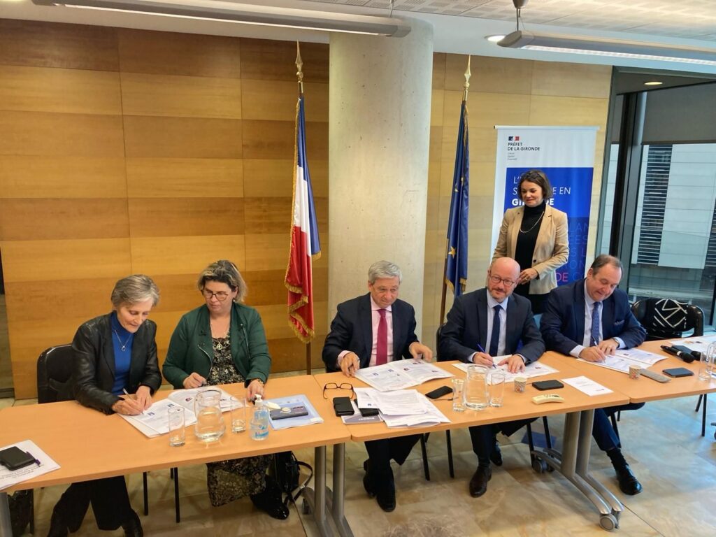 Signature du Schéma Départemental des services aux familles de la Gironde (SDSF) 2024/2027 pour la CAF de Gironde